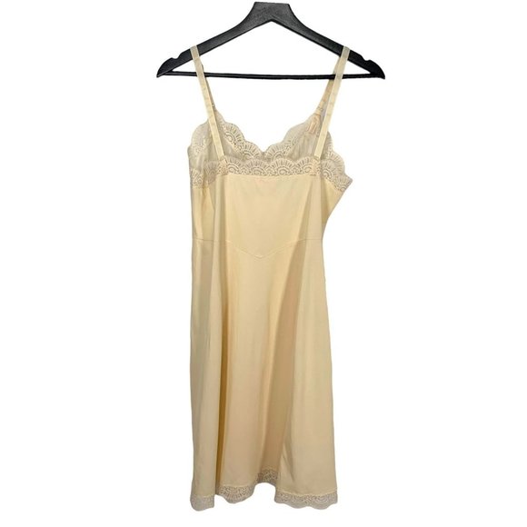 Vintage 50s Sears The Doesnt Slip Cream Fortrel Polyester Slip Medium - Picture 4 of 12